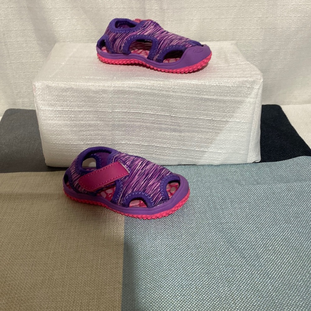 Pink and purple toddler size 5